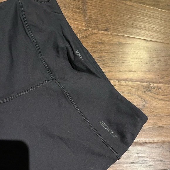 Columbia hiking pant AND 2Xu cropped leggings - Picture 8 of 8